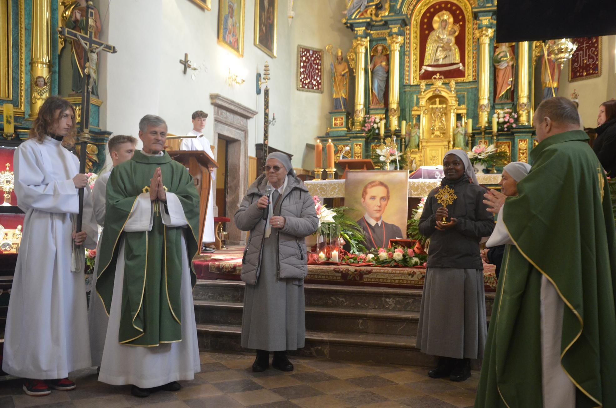 wprowadzenie_relikwii_Bl_Marii_Teresy_Brzeziny (3)